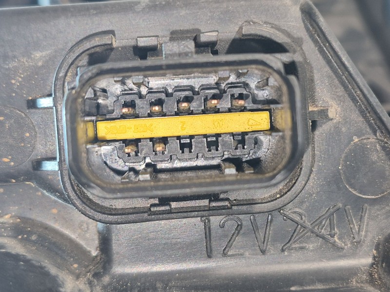 Recambio de faro derecho para peugeot 5008 (0u_, 0e_) 1.6 hdi referencia OEM IAM 89903105 9682519080 9682519080