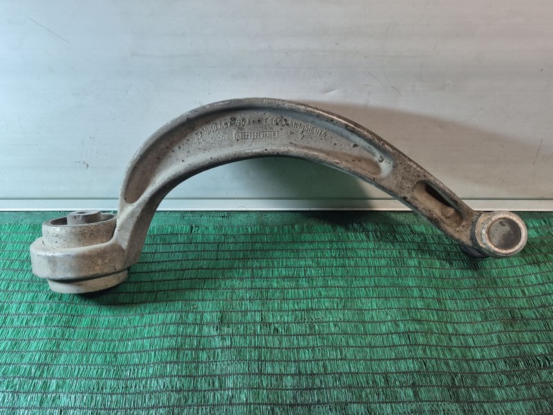 Recambio de brazo suspension inferior delantero derecho para audi q5 (8r) referencia OEM IAM 8K0407696J 8K0407696J 8K0407696J