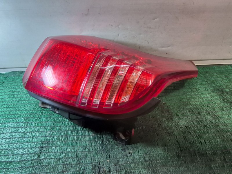 Recambio de piloto trasero derecho para peugeot 5008 (0u_, 0e_) 1.6 hdi referencia OEM IAM   