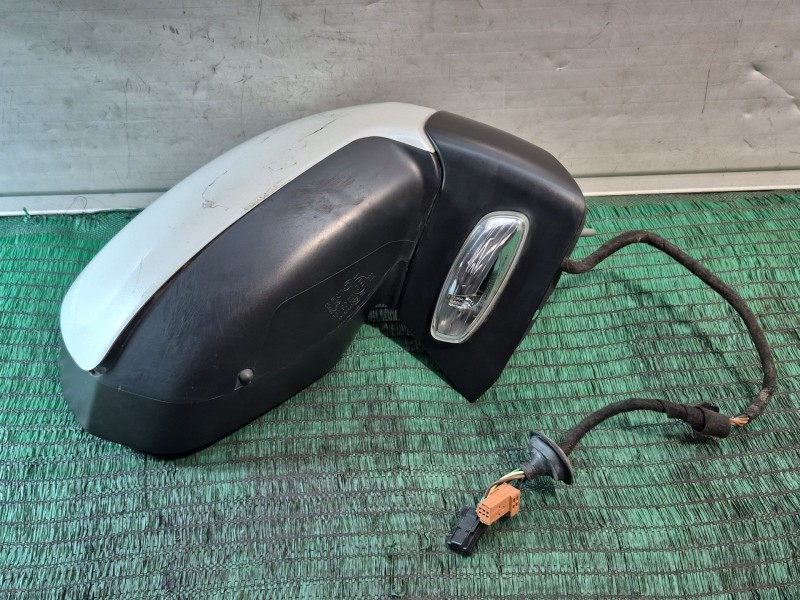 Recambio de retrovisor derecho para peugeot 5008 (0u_, 0e_) 1.6 hdi referencia OEM IAM   