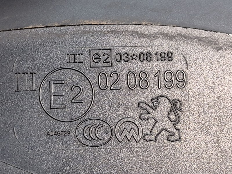 Recambio de retrovisor derecho para peugeot 5008 (0u_, 0e_) 1.6 hdi referencia OEM IAM   