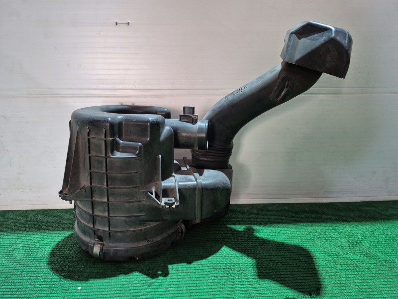 Recambio de filtro aire para nissan cabstar referencia OEM IAM   