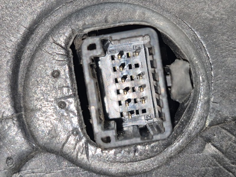 Recambio de faro izquierdo para renault megane iii berlina 5 p referencia OEM IAM   