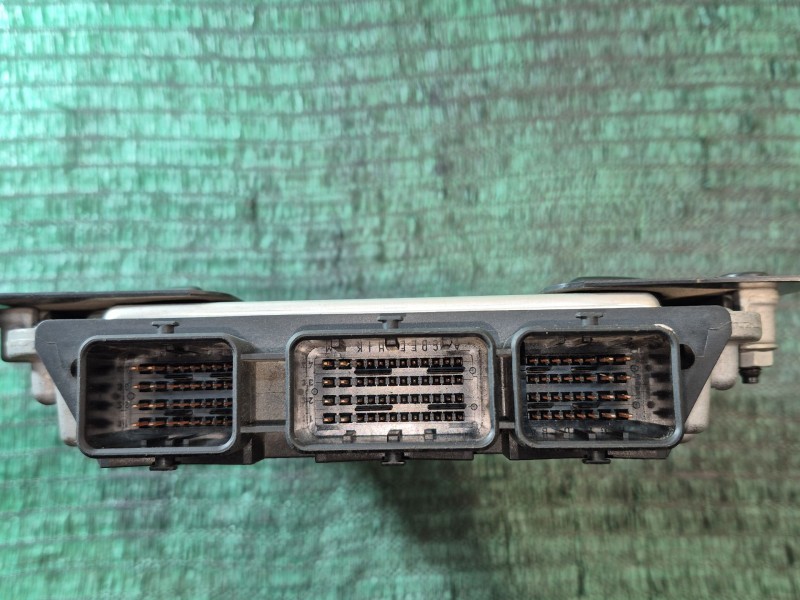 Recambio de centralita motor uce para citroën c4 berlina exclusive referencia OEM IAM   