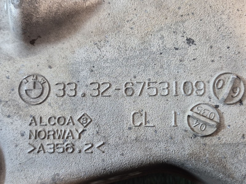 Recambio de brazo suspension superior trasero izquierdo para bmw serie 7 (e65/e66) 6.0 cat referencia OEM IAM 33326753109 333267