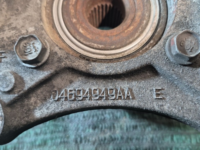 Recambio de mangueta delantera izquierda para chrysler grand voyager limited referencia OEM IAM 04694949AA 04694949AA 04694949AA