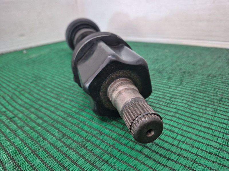 Recambio de transmision delantera izquierda para volvo s60 berlina 2.4 diesel cat referencia OEM IAM P8689210 P8689210 P8689210