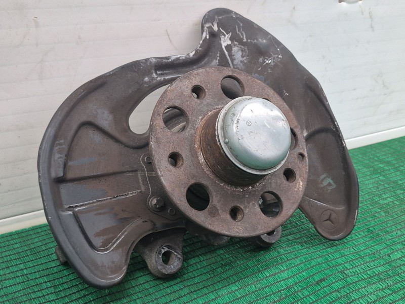 Recambio de mangueta delantera derecha para mercedes-benz clase c (w201) berlina 1.8 cat referencia OEM IAM   