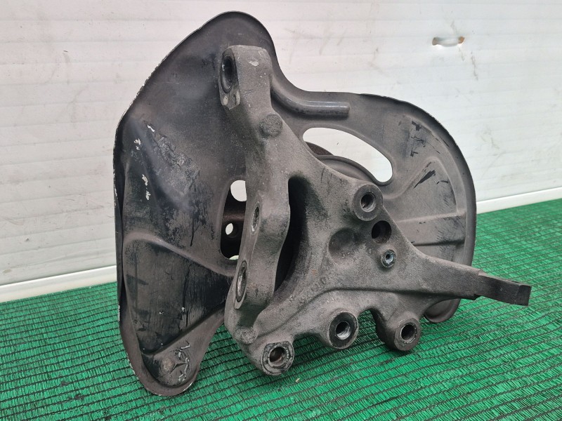 Recambio de mangueta delantera derecha para mercedes-benz clase c (w201) berlina 1.8 cat referencia OEM IAM   