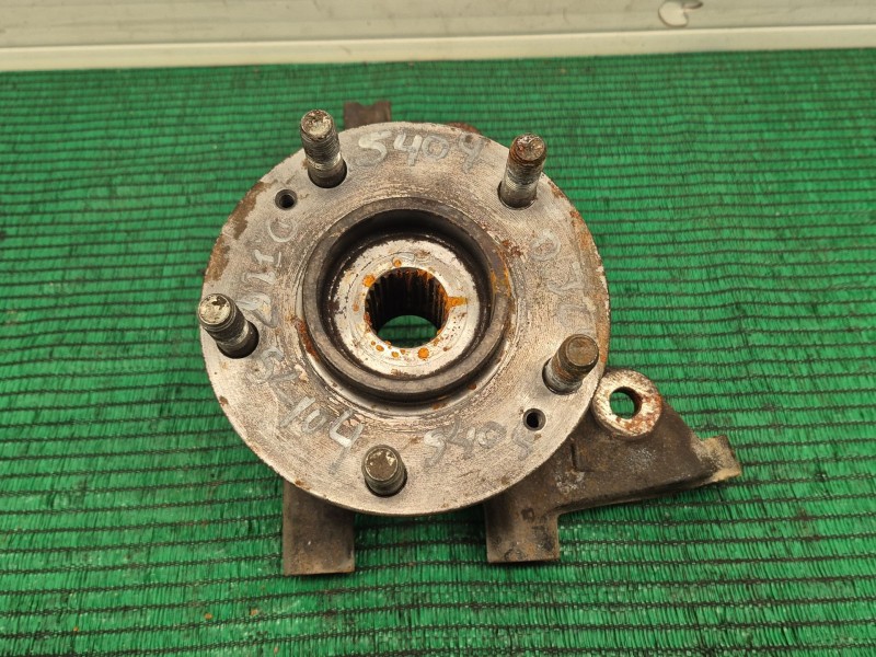 Recambio de mangueta delantera izquierda para kia cee´d referencia OEM IAM   