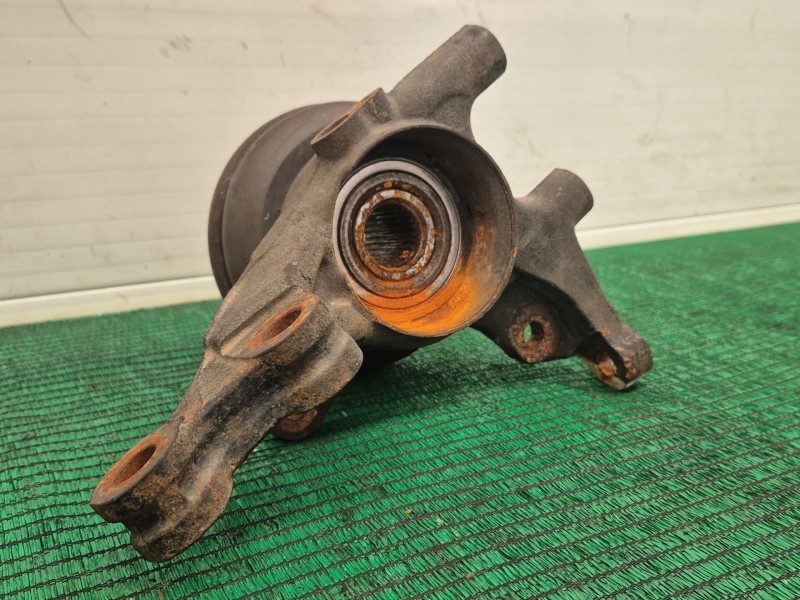 Recambio de mangueta delantera izquierda para kia cee´d referencia OEM IAM   