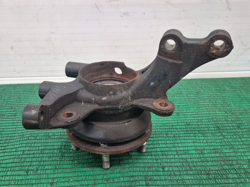 Recambio de mangueta delantera derecha para kia cee´d referencia OEM IAM   