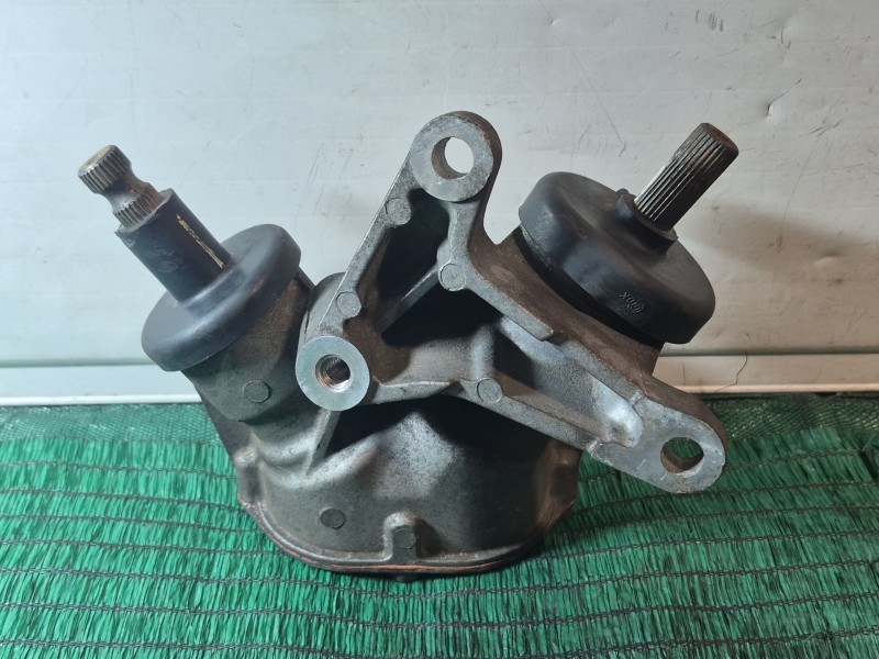 Recambio de caja direccion para nissan cabstar 09.06 2.5 diesel referencia OEM IAM   