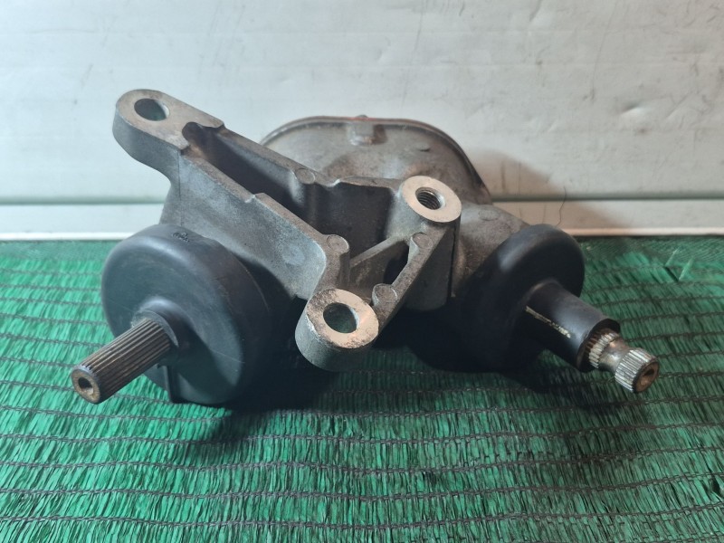 Recambio de caja direccion para nissan cabstar 09.06 2.5 diesel referencia OEM IAM   