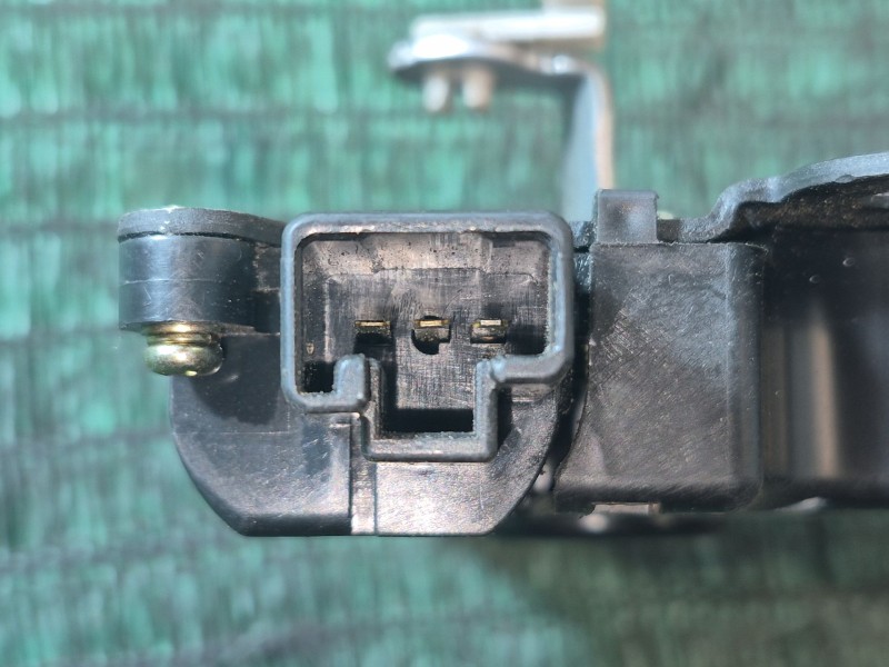 Recambio de cerradura maletero / porton para toyota avensis (_t25_) 2.0 d-4d (cdt250_) referencia OEM IAM   