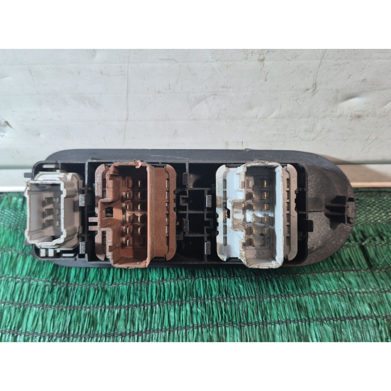 Recambio de mando elevalunas delantero izquierdo para renault scenic ii grand confort authentique referencia OEM IAM   