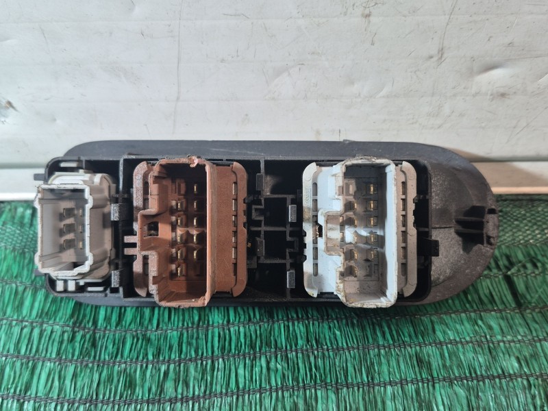 Recambio de mando elevalunas delantero izquierdo para renault scenic ii grand confort authentique referencia OEM IAM   