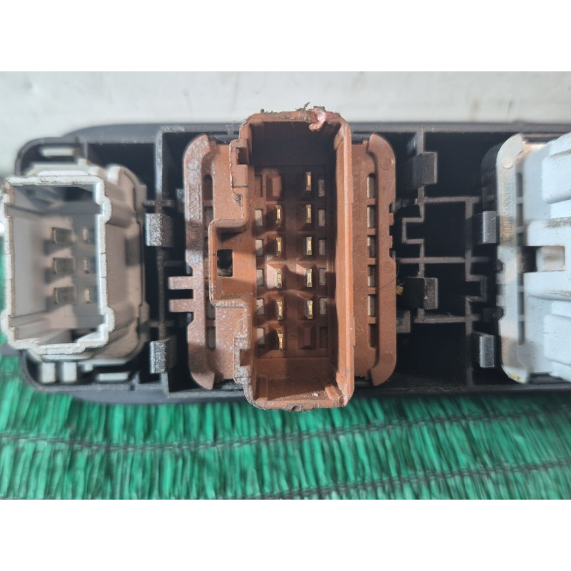 Recambio de mando elevalunas delantero izquierdo para renault scenic ii grand confort authentique referencia OEM IAM   