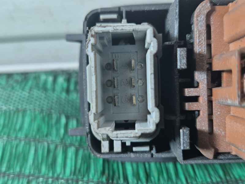 Recambio de mando elevalunas delantero izquierdo para renault scenic ii grand confort authentique referencia OEM IAM   