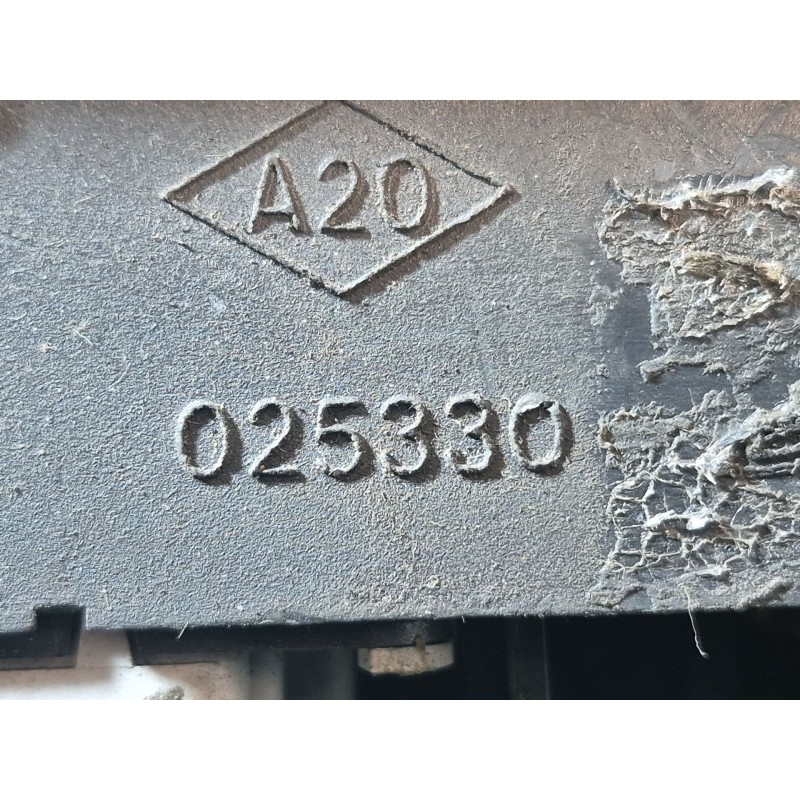 Recambio de mando elevalunas delantero izquierdo para renault scenic ii grand confort authentique referencia OEM IAM   