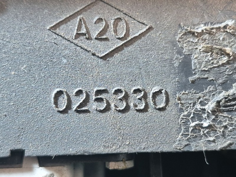 Recambio de mando elevalunas delantero izquierdo para renault scenic ii grand confort authentique referencia OEM IAM   