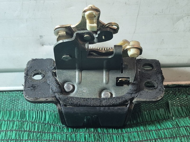 Recambio de cerradura maletero / porton para hyundai trajet (fo) 2.0 gls referencia OEM IAM   