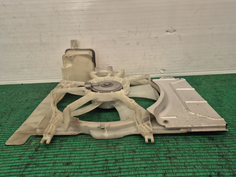 Recambio de electroventilador para toyota yaris referencia OEM IAM   