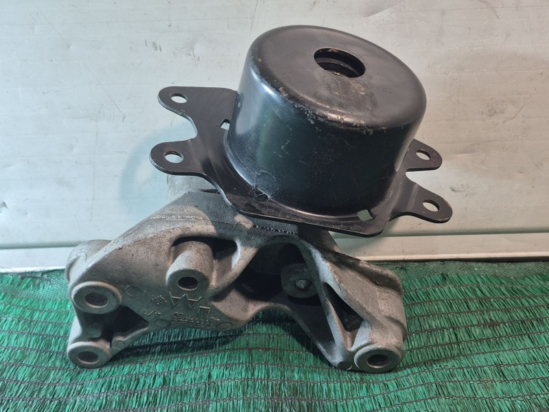 Recambio de soporte motor para opel meriva referencia OEM IAM 461117160 13193850 13193850