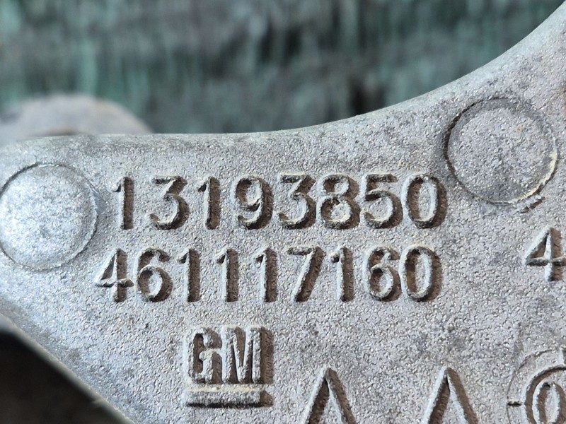 Recambio de soporte motor para opel meriva referencia OEM IAM 461117160 13193850 13193850