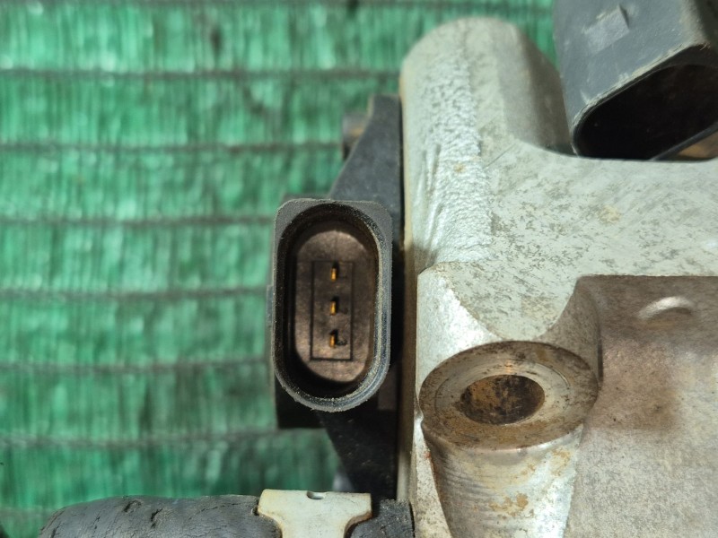 Recambio de colector admision para volkswagen golf plus (521) referencia OEM IAM 03C133204AA 03C133204AA 03C133204AA