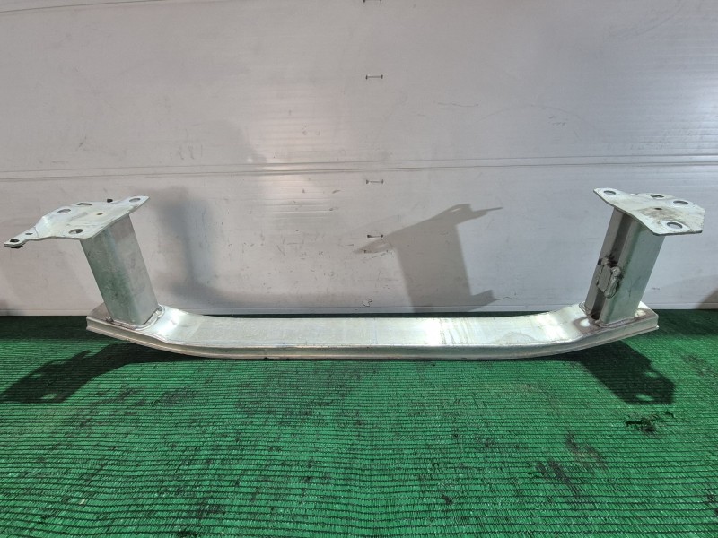 Recambio de refuerzo paragolpes delantero para renault clio iv (bh_) 1.5 dci 75 referencia OEM IAM   