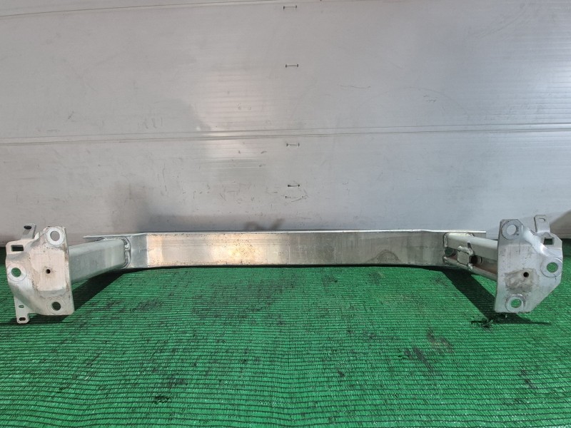 Recambio de refuerzo paragolpes delantero para renault clio iv (bh_) 1.5 dci 75 referencia OEM IAM   