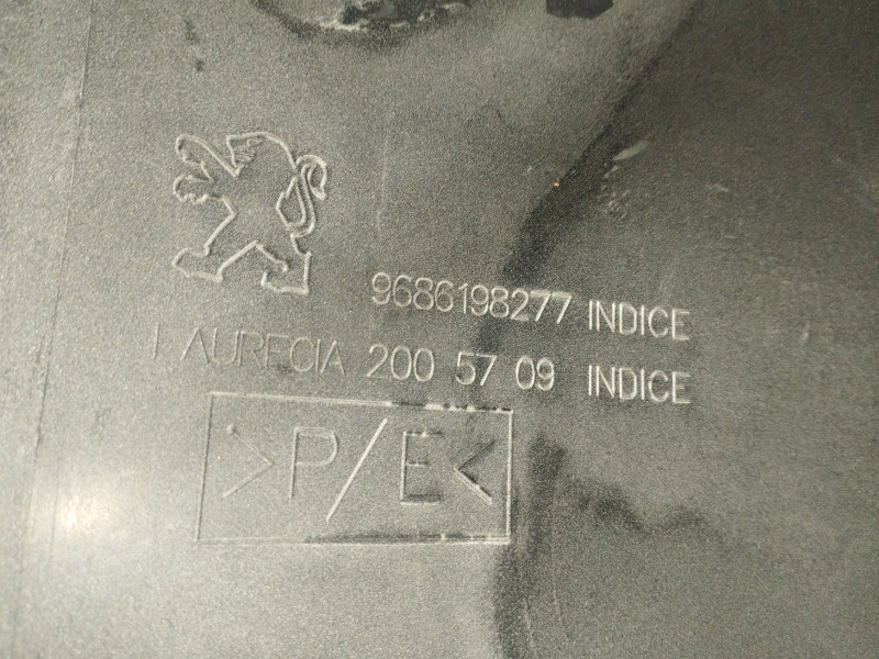 Recambio de paragolpes trasero para peugeot 5008 (0u_, 0e_) 1.6 hdi referencia OEM IAM   