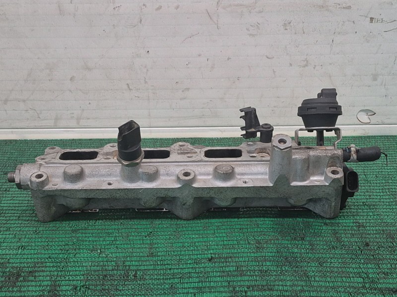 Recambio de colector admision para volkswagen golf plus (521) referencia OEM IAM 03C133204AA 03C133204AA 03C133204AA