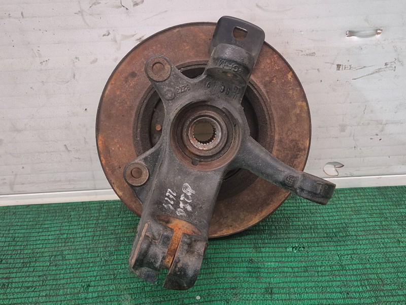 Recambio de mangueta delantera izquierda para peugeot 108 active referencia OEM IAM   