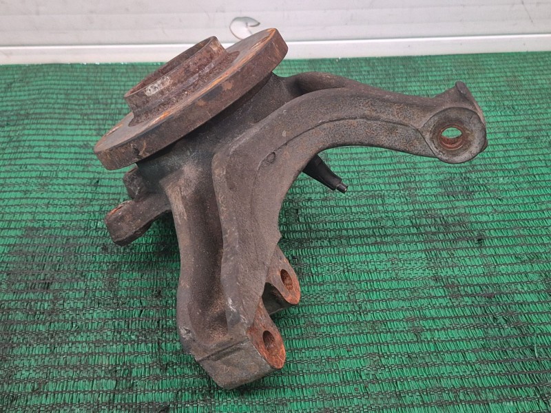 Recambio de mangueta delantera derecha para peugeot 307 cc (3b) 2.0 hdi 135 referencia OEM IAM   