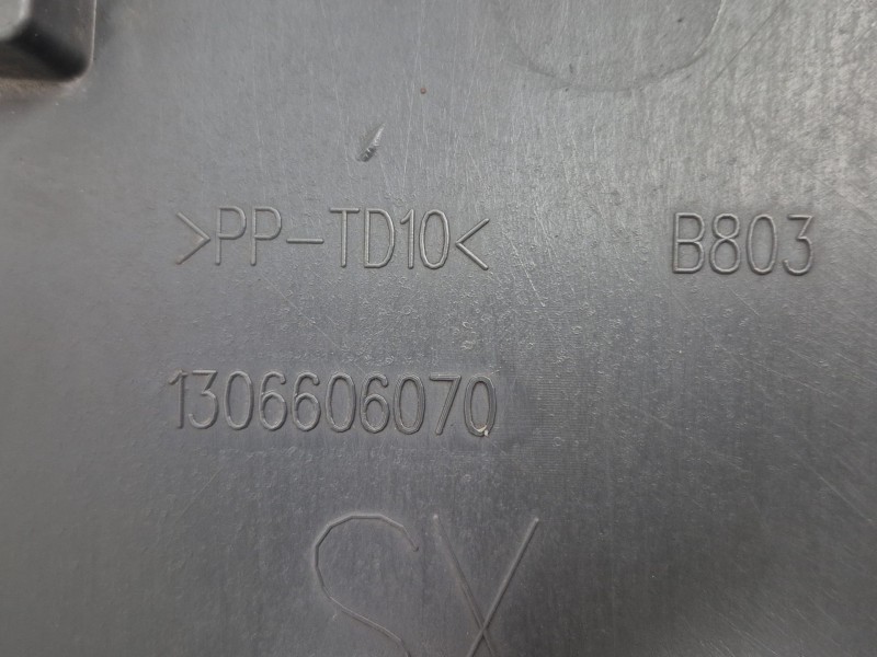 Recambio de moldura para fiat ducato autobús (250_) 130 multijet 2,3 d referencia OEM IAM 1306606070 B803 1306606070