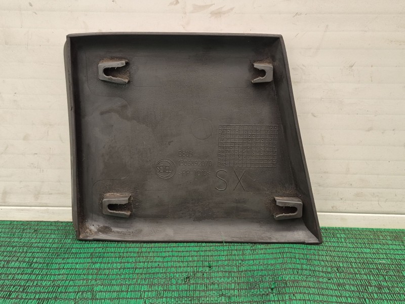 Recambio de moldura para fiat ducato autobús (250_) 130 multijet 2,3 d referencia OEM IAM 1306892070 B803 1306892070