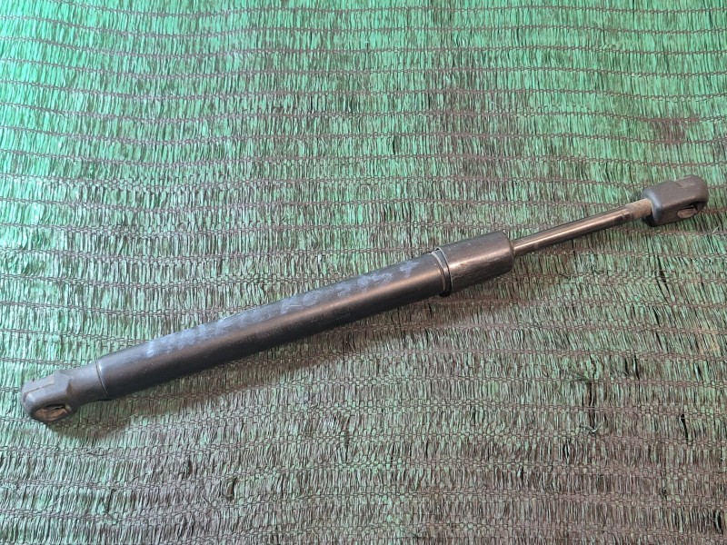 Recambio de amortiguadores maletero / porton para citroën c4 berlina referencia OEM IAM 8E5827552J01S 9568UH 9568UH