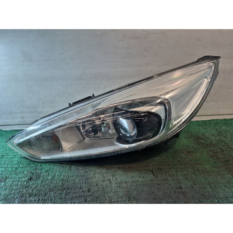 Recambio de faro derecho para ford focus iii 1.5 tdci referencia OEM IAM   