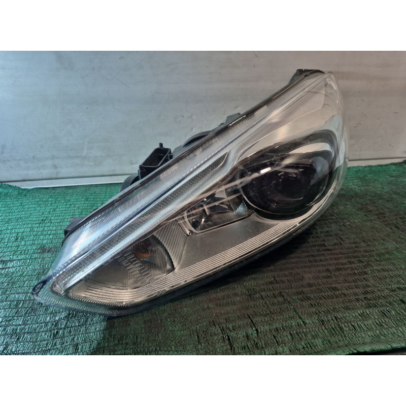 Recambio de faro derecho para ford focus iii 1.5 tdci referencia OEM IAM   