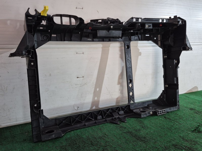 Recambio de panel frontal para ford fiesta vi (cb1, ccn) 1.25 referencia OEM IAM FD03037A FD03037A 33306431