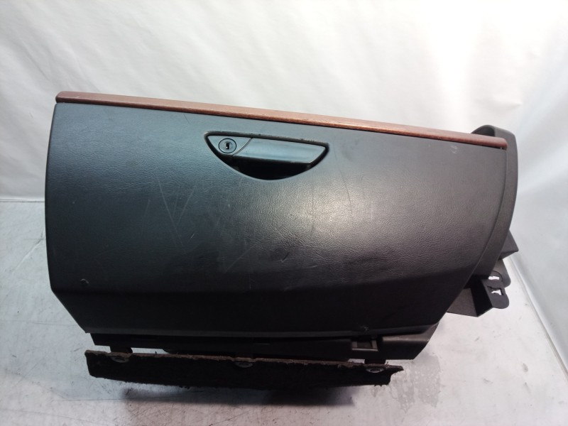 Recambio de guantera para lancia phedra (180) 3.0 v6 24v emblema cae referencia OEM IAM 148410407 148410407 148410407