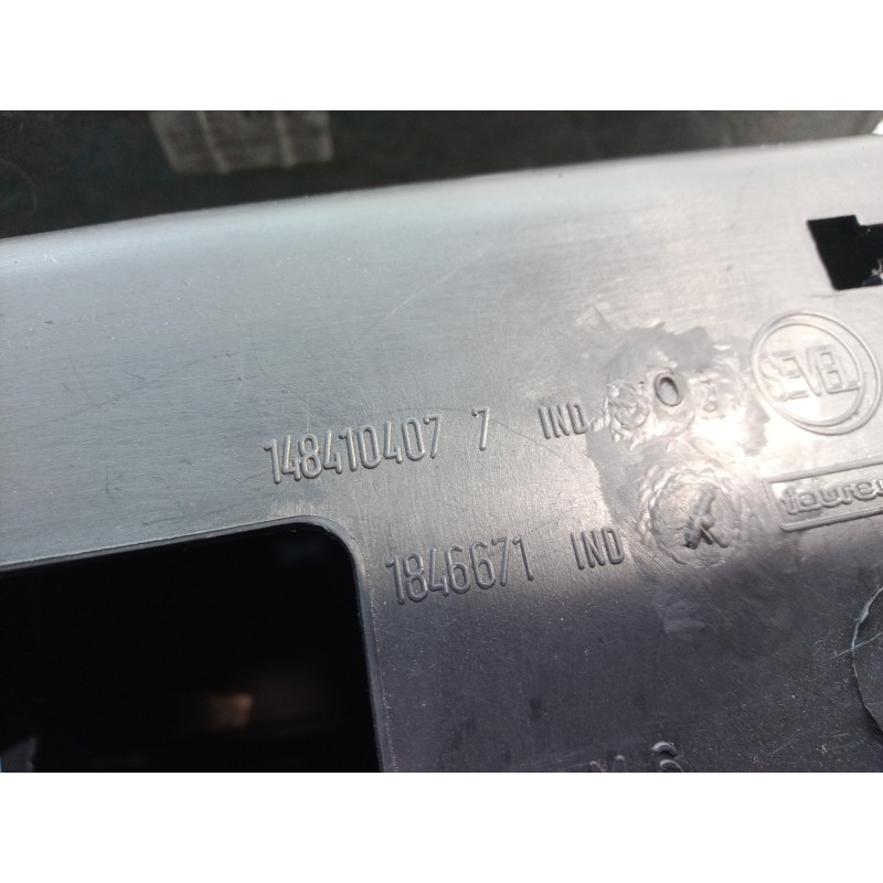 Recambio de guantera para lancia phedra (180) 3.0 v6 24v emblema cae referencia OEM IAM 148410407 148410407 148410407