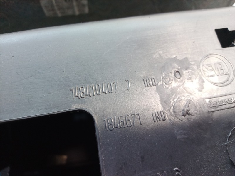 Recambio de guantera para lancia phedra (180) 3.0 v6 24v emblema cae referencia OEM IAM 148410407 148410407 148410407