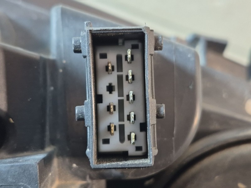 Recambio de faro izquierdo para peugeot 307 cc (3b) 2.0 16v referencia OEM IAM   