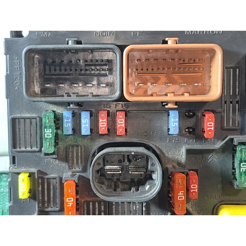 Recambio de caja reles / fusibles para peugeot 307 cc (3b) 2.0 16v referencia OEM IAM 9661087080 9661087080 9661087080