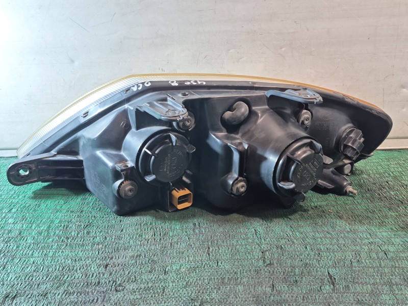 Recambio de faro derecho para hyundai coupe (gk) 1.6 fx referencia OEM IAM   