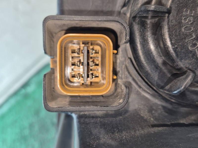 Recambio de faro derecho para hyundai coupe (gk) 1.6 fx referencia OEM IAM   