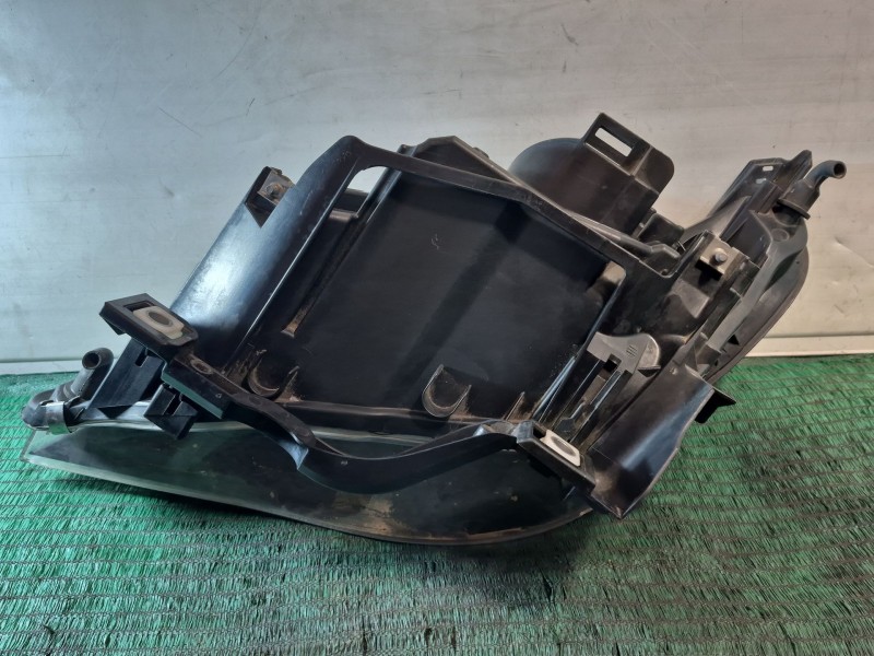 Recambio de faro derecho para bmw 5 touring (e61) 520 d referencia OEM IAM   